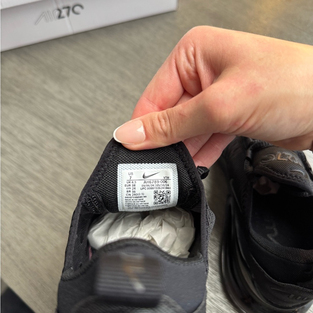 Women’s Nike Air Max 270 - Picture 4 of 5